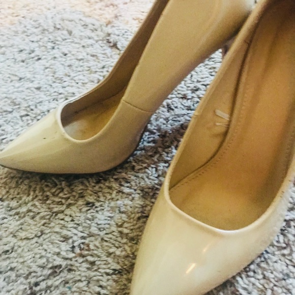 Shoes - Picture 2 of 4